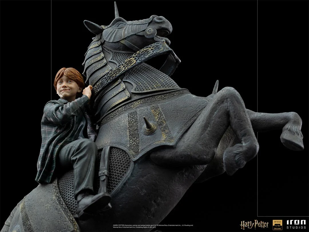 Ron Weasley at the Wizard Chess Harry Potter Art Scale 1/10 Iron Studios - Image 5