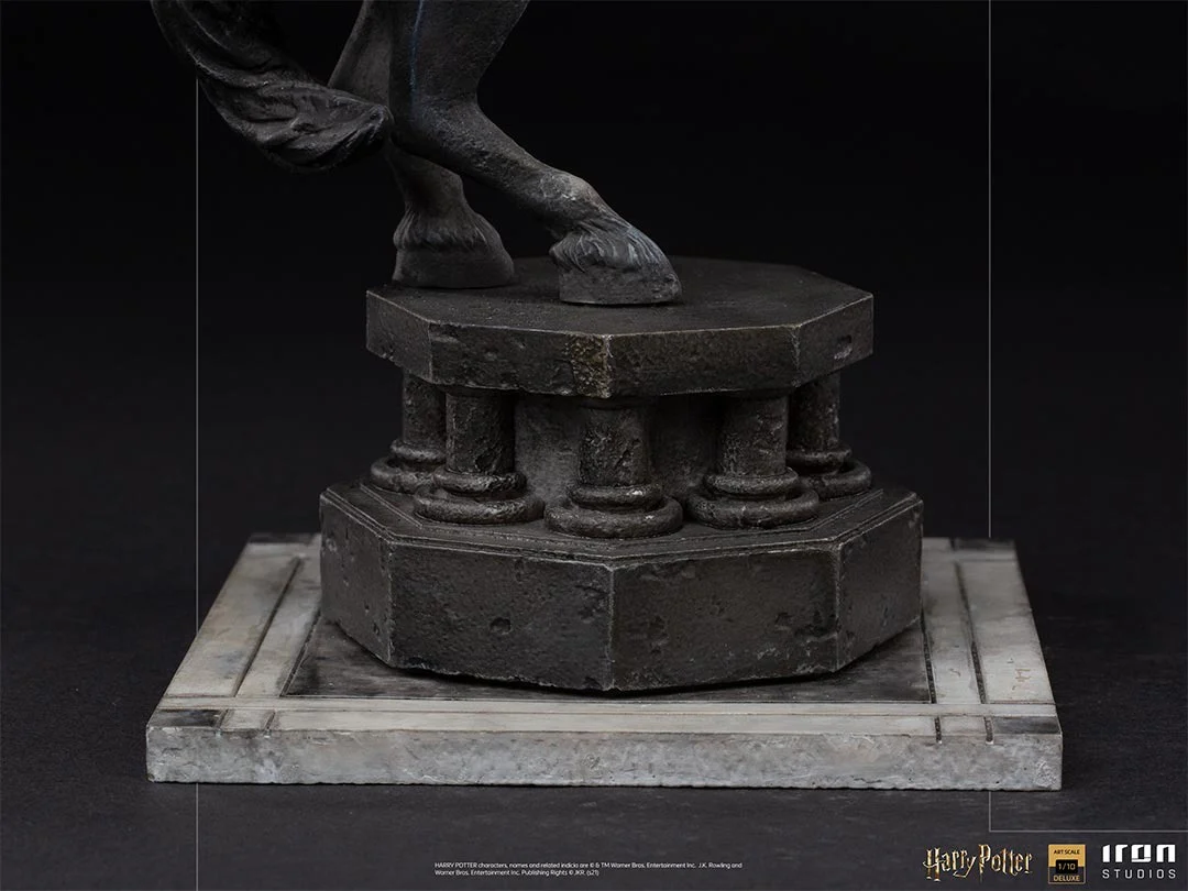 Ron Weasley at the Wizard Chess Harry Potter Art Scale 1/10 Iron Studios - Image 8