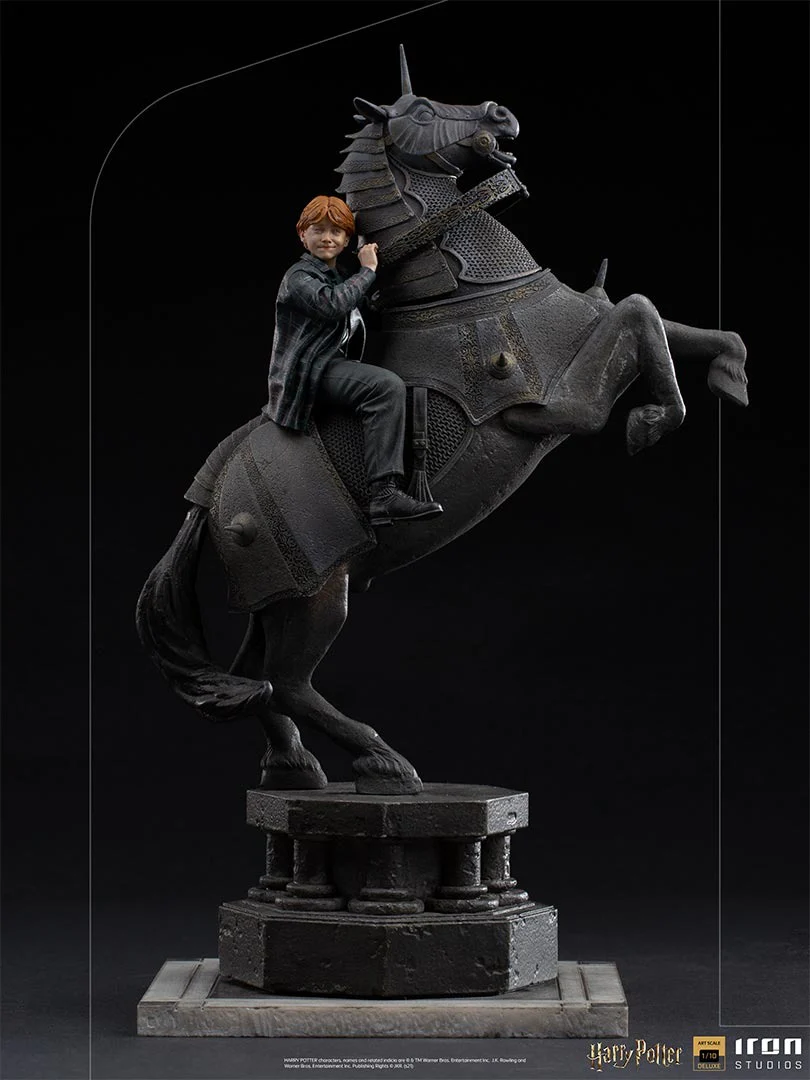 Ron Weasley at the Wizard Chess Harry Potter Art Scale 1/10 Iron Studios - Image 9