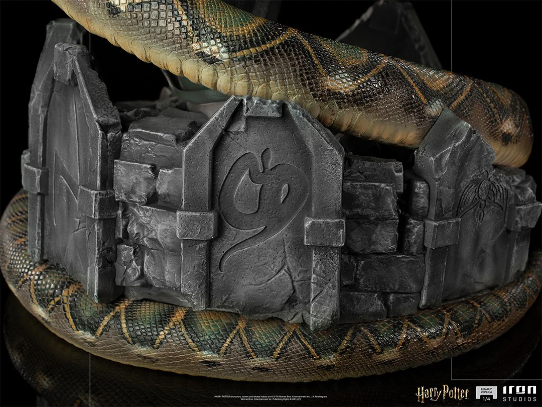 Voldemort and Nagini - Harry Potter - Legacy Replica 1/4 - Iron Studios - Image 5